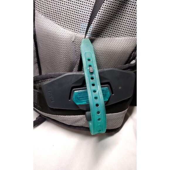 Thule Capstone 32 Liter Backpack Men's Fit Grey with DSLR Camera Holster - Picture 9 of 15